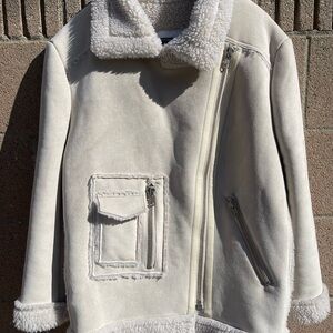 Cozy Shearling Jacket with Zipper